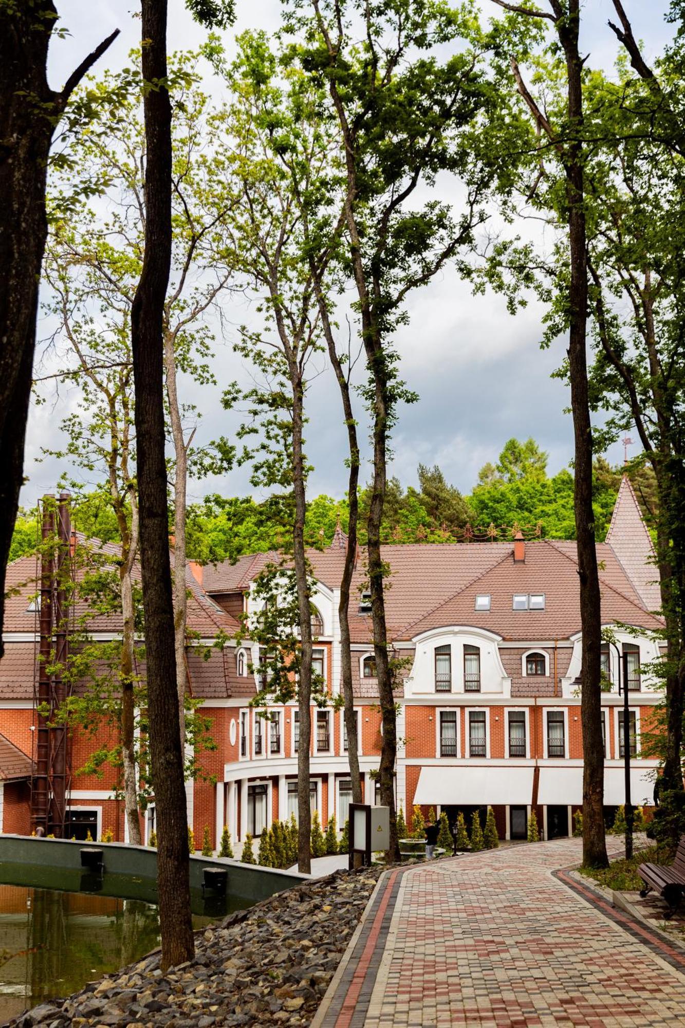 Park Hotel Bristol Uzjhorod Exteriör bild