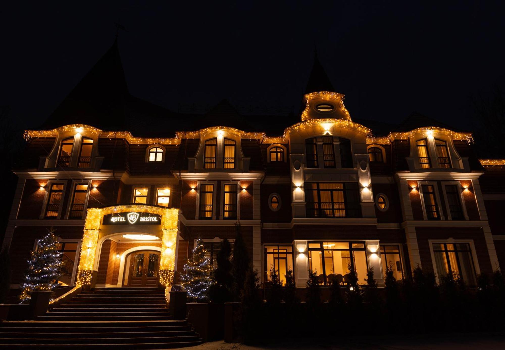 Park Hotel Bristol Uzjhorod Exteriör bild